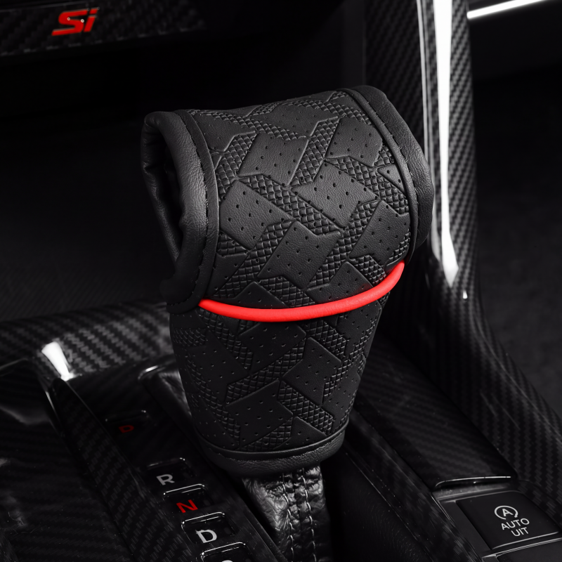 🚗 50% KORTING! 🧵 Versnellingspookhoes – Van geperforeerd PU-leer, met drielaagse bescherming & universele pasvorm – Stijl en comfort voor het interieur van je auto 🛡️