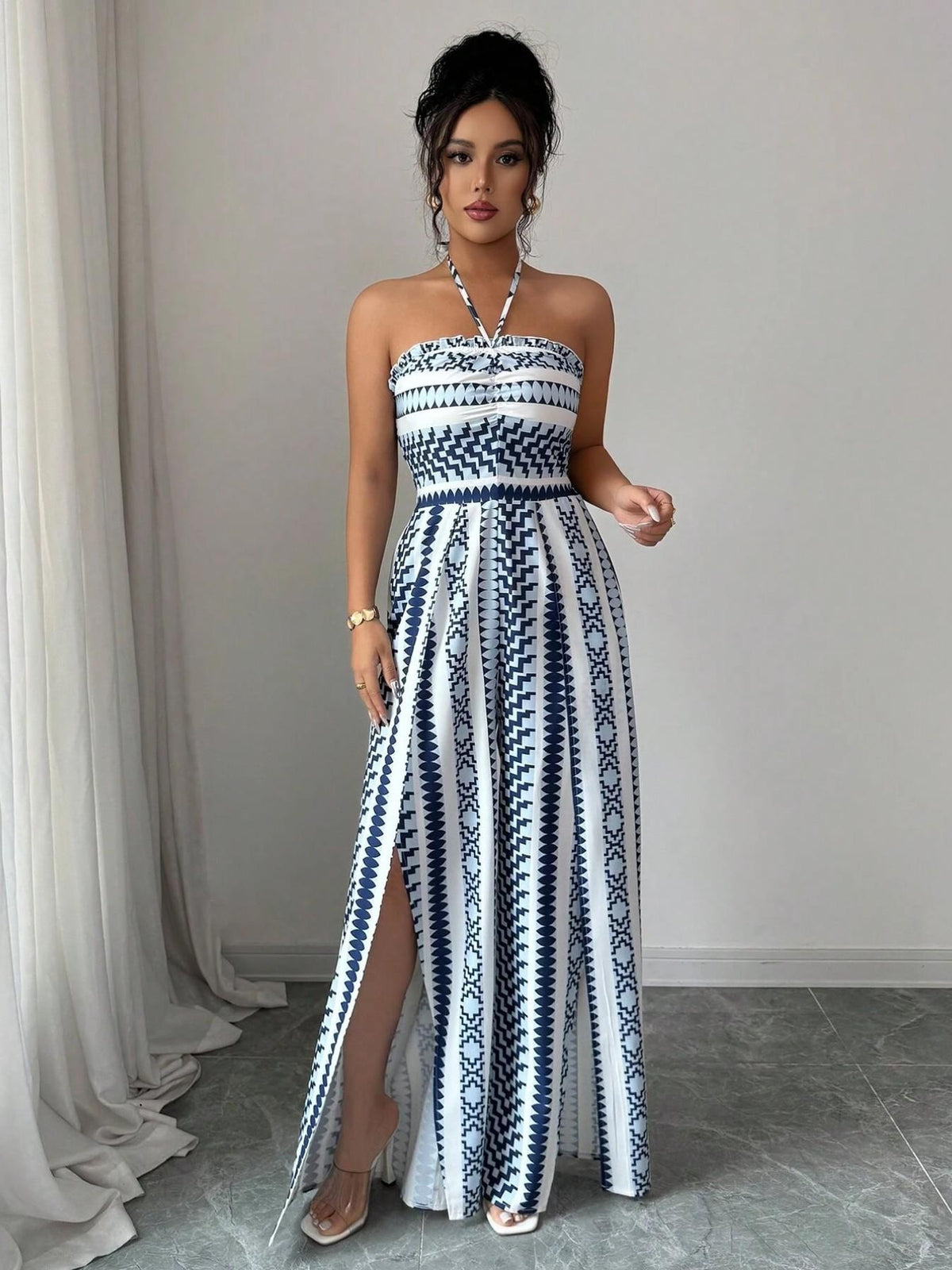 👗💙Geometrische Jumpsuit met halterhals & zijsplit –  Perfect voor strand, kantoor & avond🔥✨