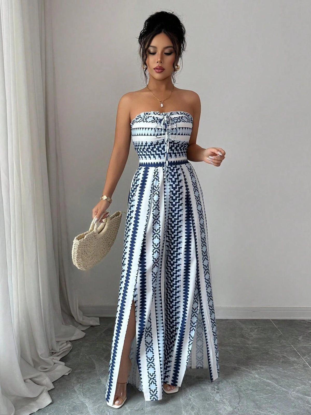 👗💙Geometrische Jumpsuit met halterhals & zijsplit –  Perfect voor strand, kantoor & avond🔥✨