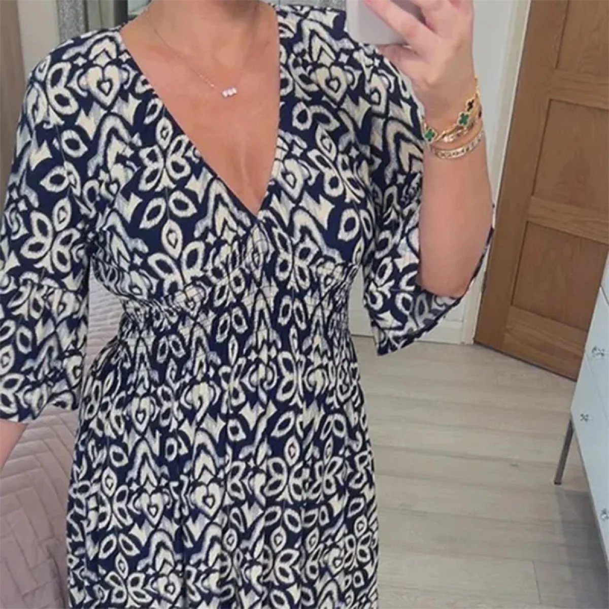 🔥Casual Gedrukte Lange Jurk met V-Hals Taille Omslag