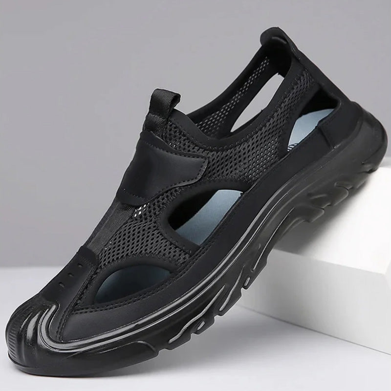 Lichtgewicht sandalen met zachte zool en holle mesh