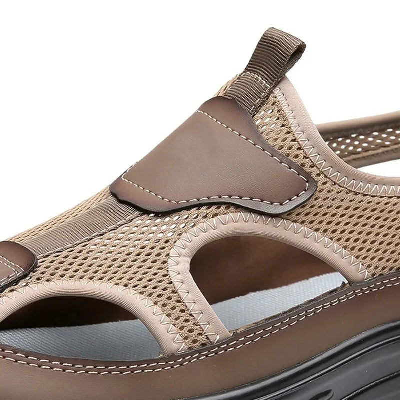 Lichtgewicht sandalen met zachte zool en holle mesh
