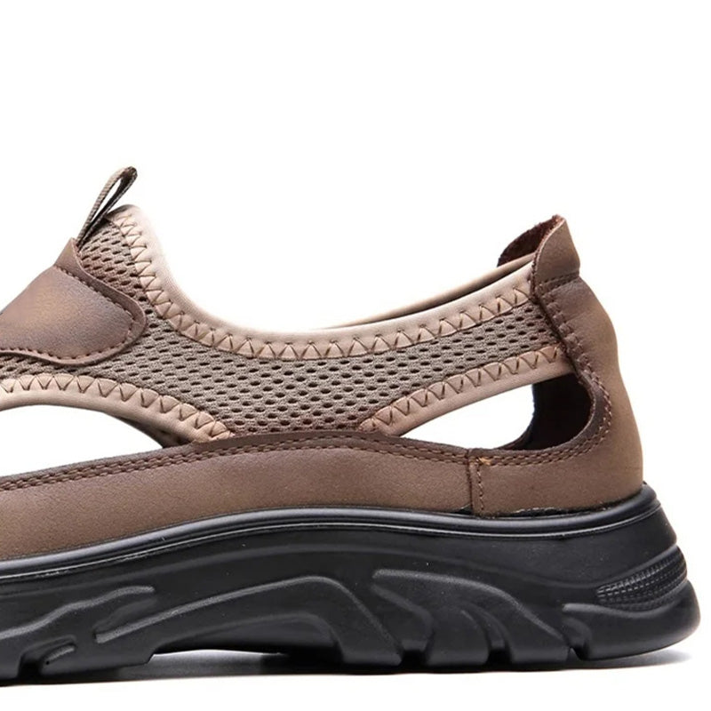 Lichtgewicht sandalen met zachte zool en holle mesh