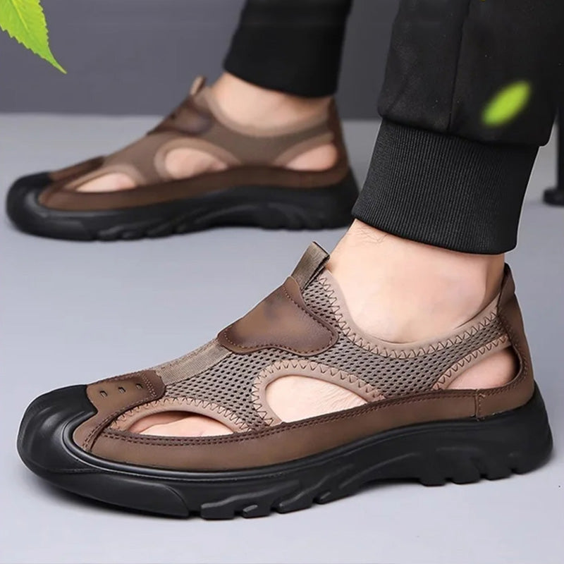 Lichtgewicht sandalen met zachte zool en holle mesh