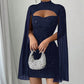 Damesjurk met uitsnijding, geribbelde stof en chiffoncape