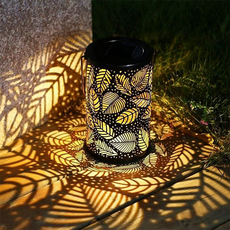 🌙 Solar Hanglantaarn met Schaduwpatroon – Magische Tuinverlichting