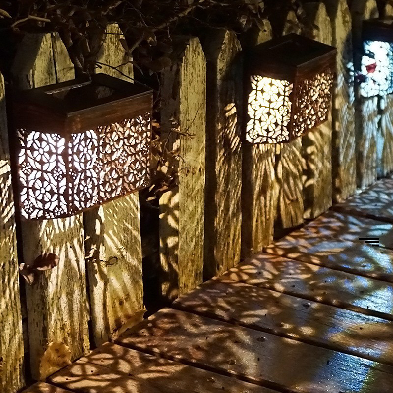 Solar LED Wandlamp met Opengewerkt Design voor Tuin & Pad