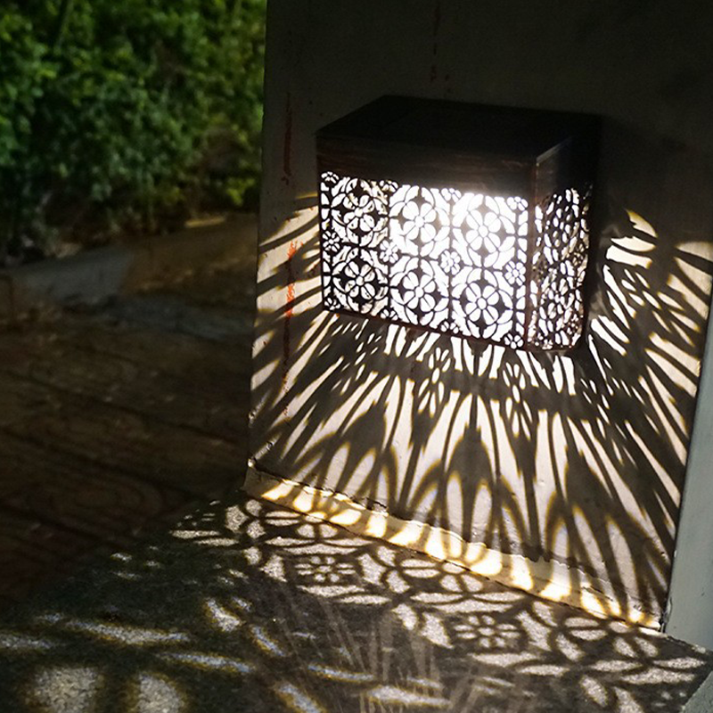 Solar LED Wandlamp met Opengewerkt Design voor Tuin & Pad