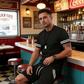 Tweedelige set voor heren: gestreept T-shirt en korte broek