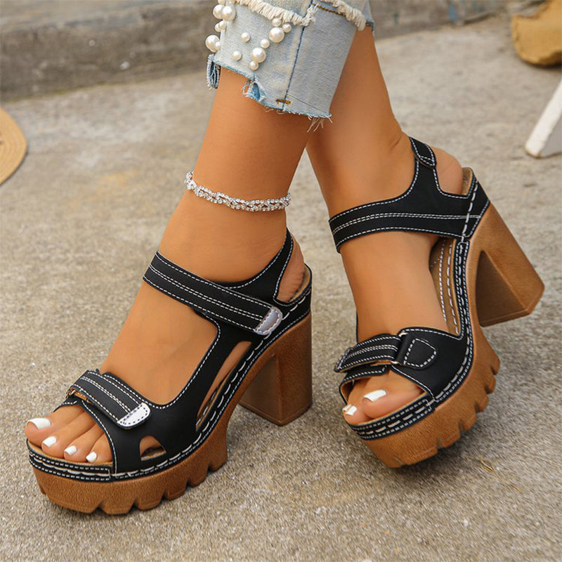 Dames zomersandalen met plateau en één band