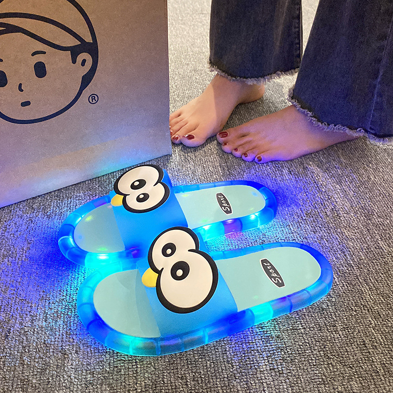 👣Schattige pantoffels met cartoonmotieven die oplichten