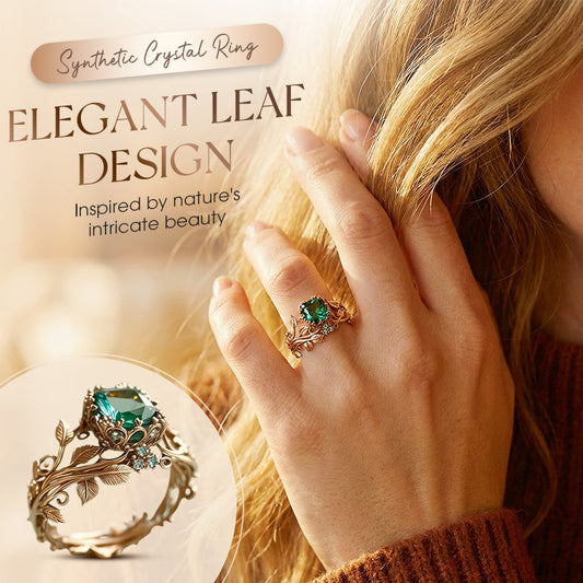 Groene synthetische kristallen ring met ingewikkeld blad