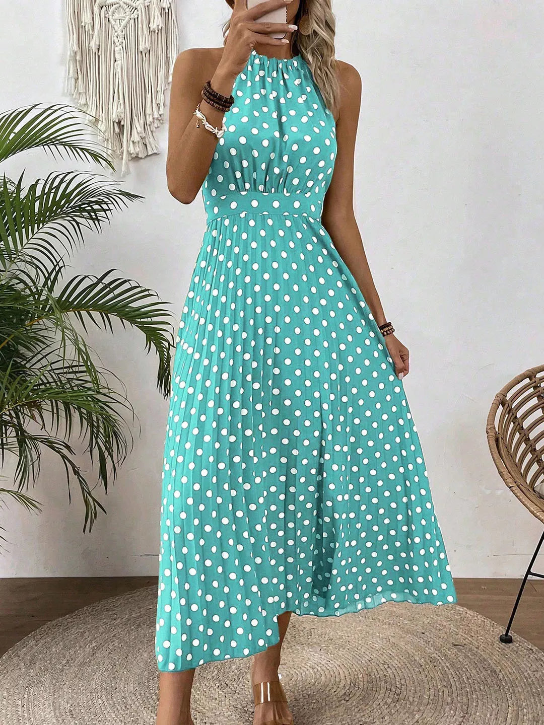 👗Nieuw Binnen 50% KORTING🍊 Retro Polkadot Halter Jurk – Vloeiende Geplooide Rok & Hoge Taille – Flatterend & Luchtig 🍋