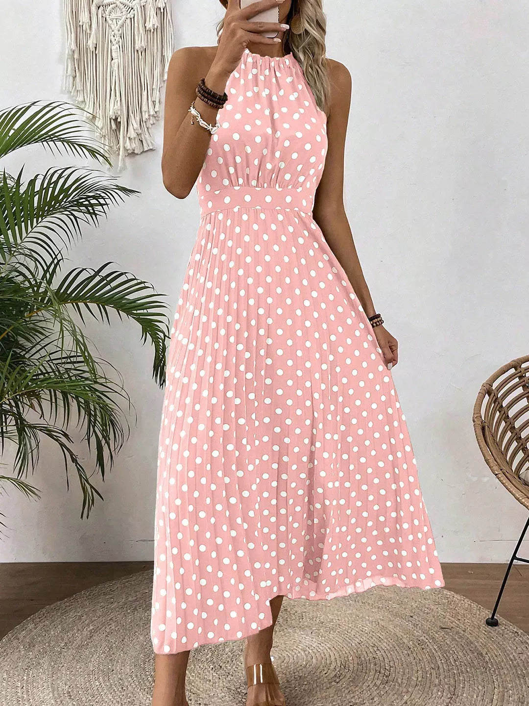 👗Nieuw Binnen 50% KORTING🍊 Retro Polkadot Halter Jurk – Vloeiende Geplooide Rok & Hoge Taille – Flatterend & Luchtig 🍋