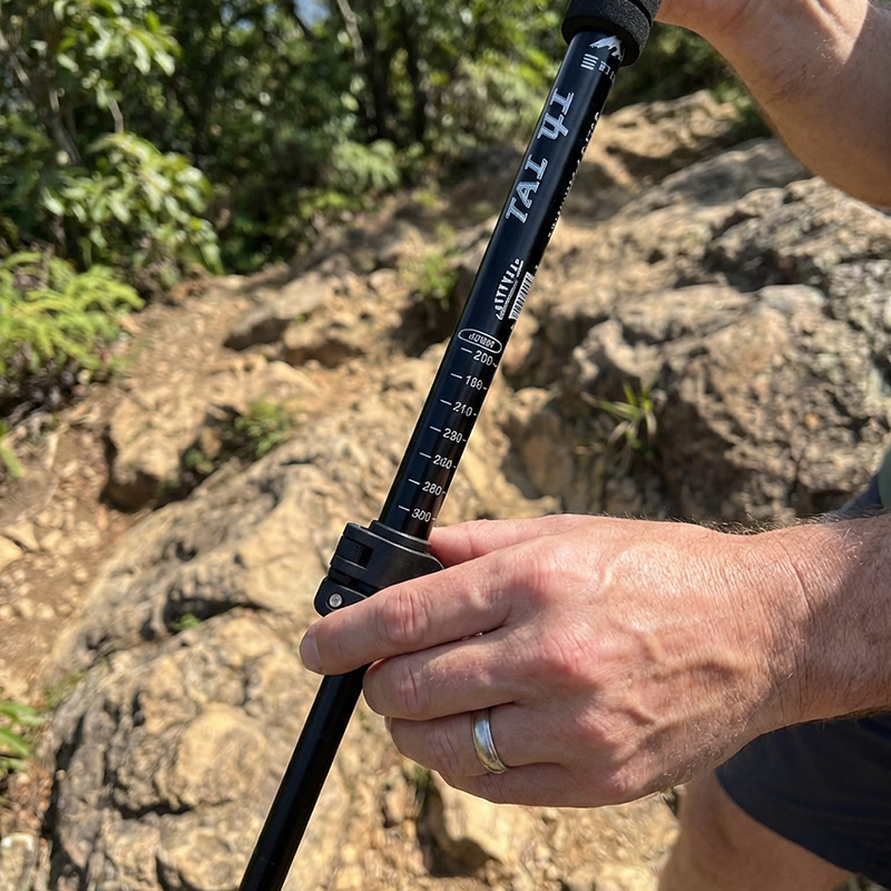 💥Tijdelijke Korting🏔️🦯Telescopische Trekking Stok met Ergonomische Handgreep | Compact & Lichtgewicht💪