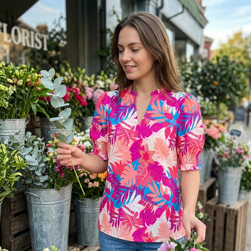 Dames zomerse top met bloemenprint en pofmouwen