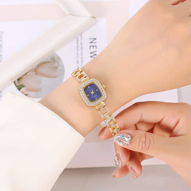 poeak™ Dames Trekkoord Armband Horloge Vierkant Quartz – Kristal & Tijdloos Elegant