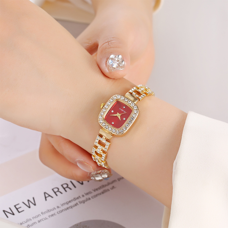 poeak™ Dames Trekkoord Armband Horloge Vierkant Quartz – Kristal & Tijdloos Elegant