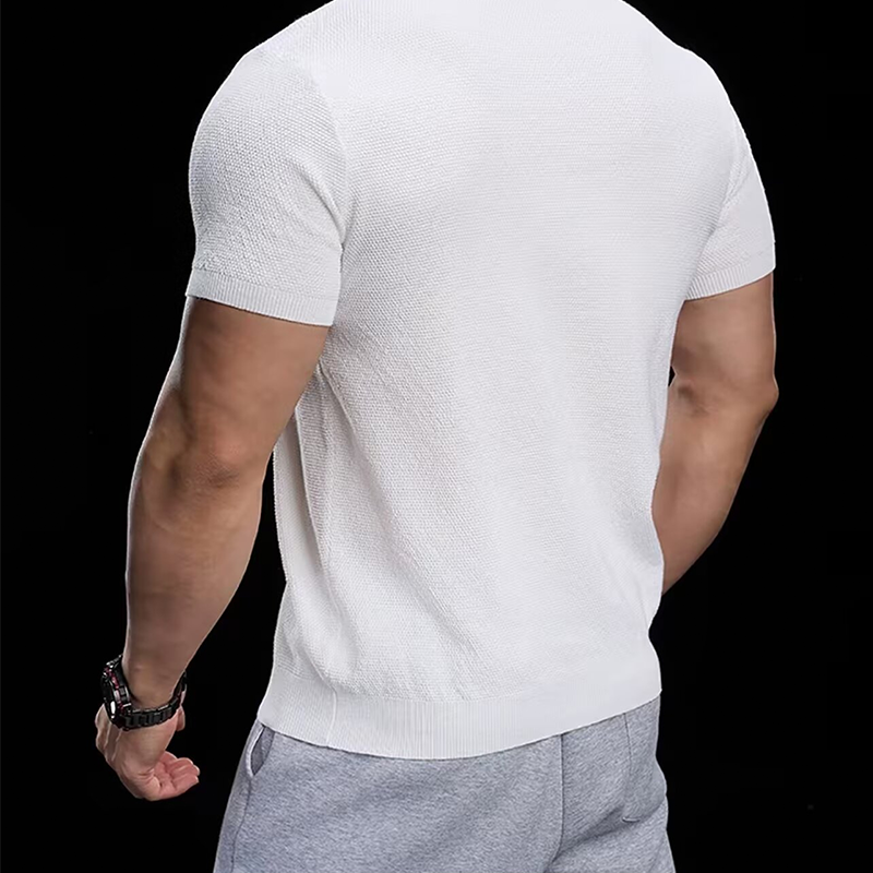 Ademend gebreid T-shirt met V-hals