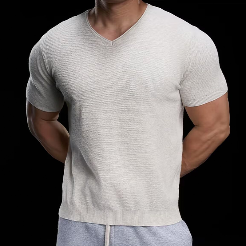 Ademend gebreid T-shirt met V-hals