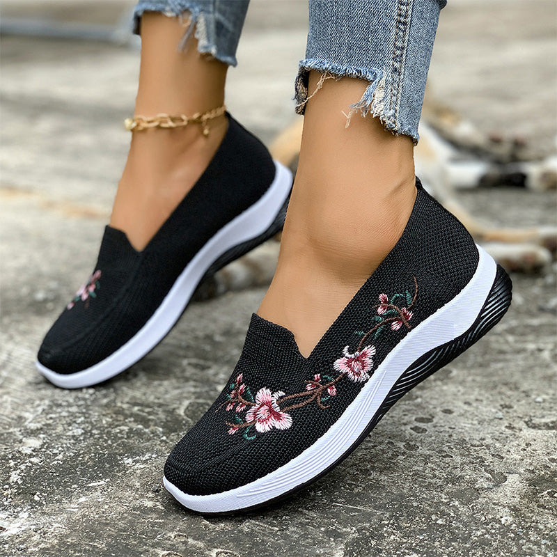 Dames instapschoenen met bloemenborduursel en mesh