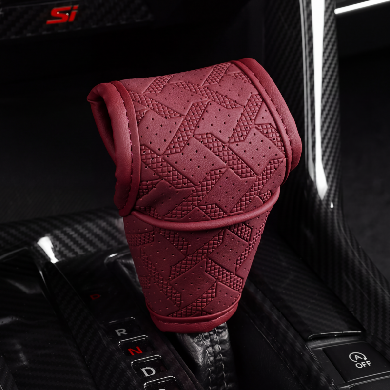 🚗 50% KORTING! 🧵 Versnellingspookhoes – Van geperforeerd PU-leer, met drielaagse bescherming & universele pasvorm – Stijl en comfort voor het interieur van je auto 🛡️